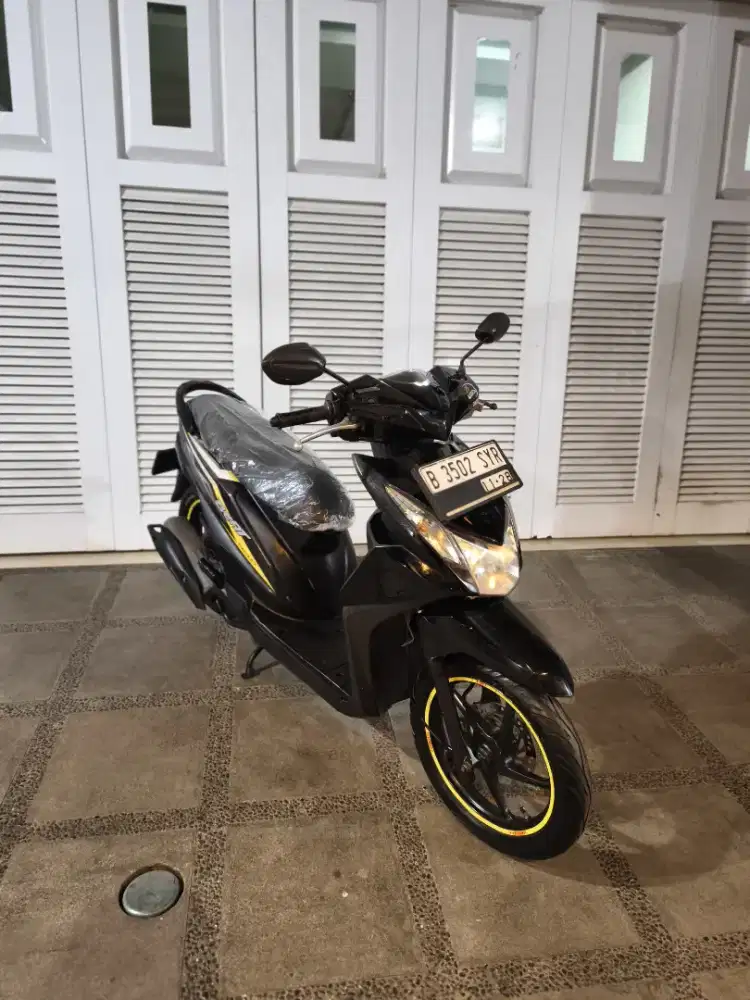 Bissmillah dijual motor Honda beat fi SE 2014 istimewa