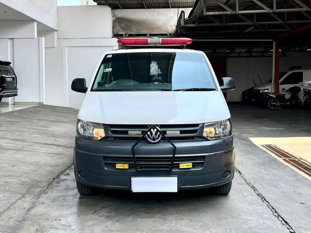 VW Panel Trasporter Manual / MT '2013 Putih Ambulance
