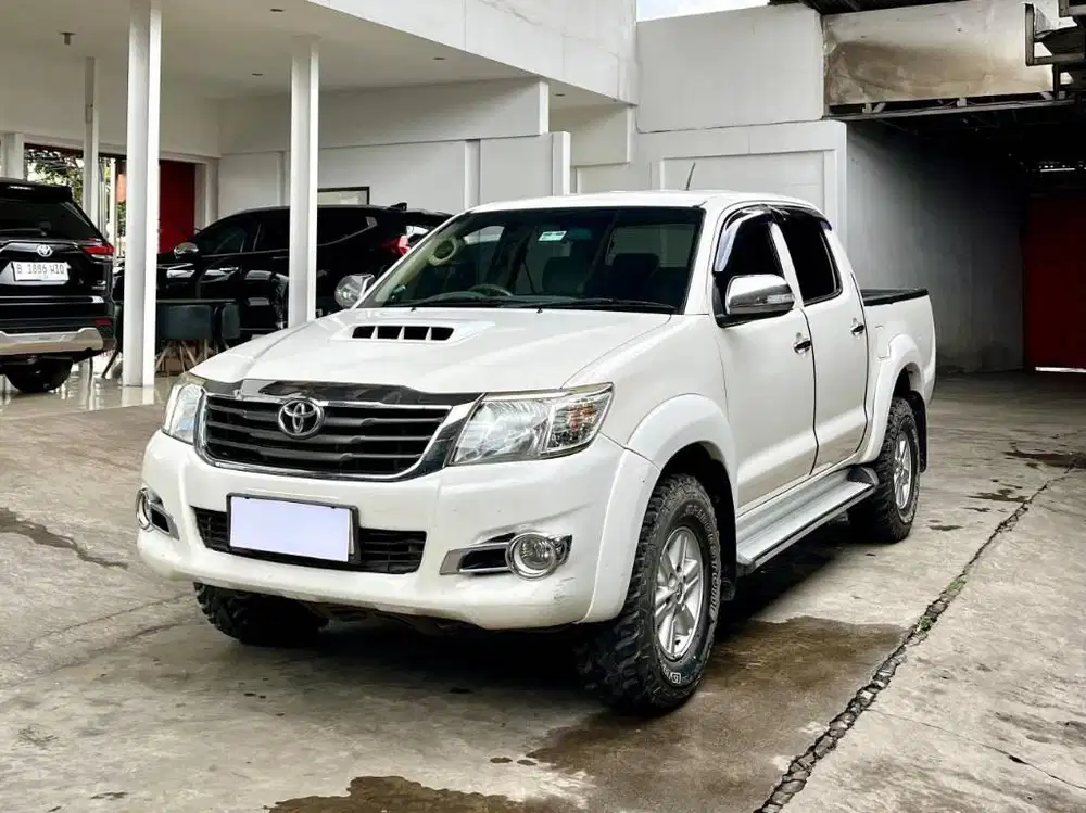 Toyota Hilux G 4x4 Manual / MT 2013 Putih Double Cabin