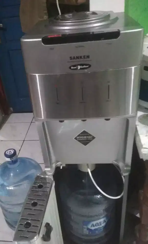 dispenser galon bawah atas