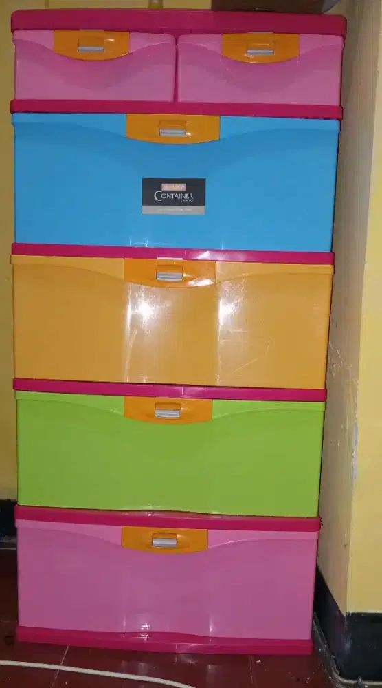 Lemari Container Lion Star 4 susun