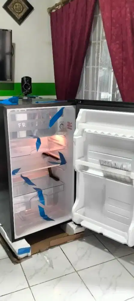 jual kulkas sharp type SJ-N 162 BARU