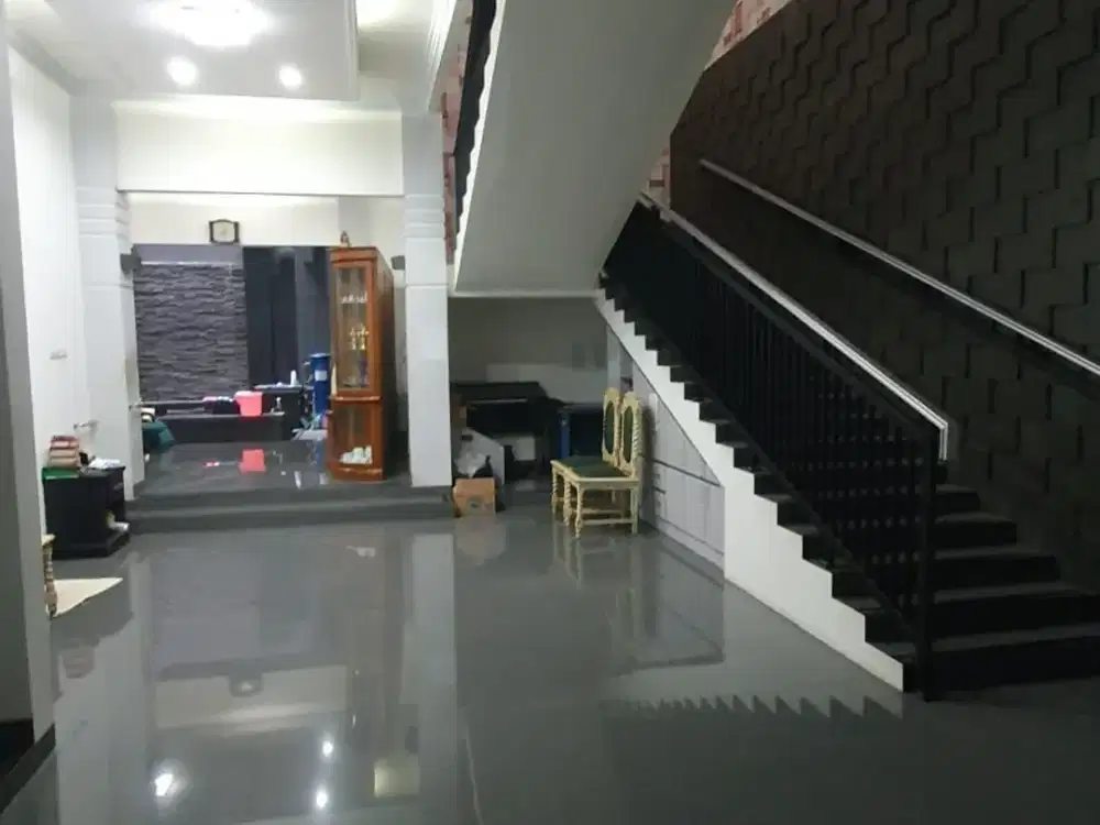 RUMAH MEWAH Semi Furnished Luas Bangunan 400 Pondok Kelapa Jakarta Timur