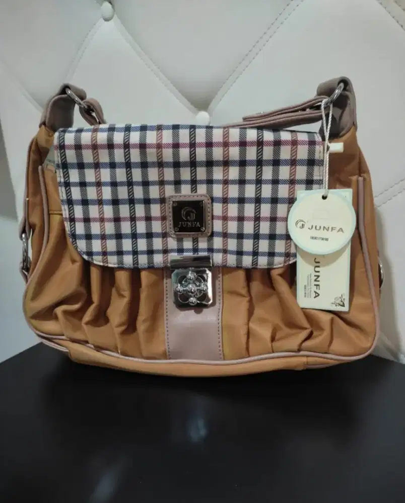 Dijual TAS IMPORT BARU merk JUNFA