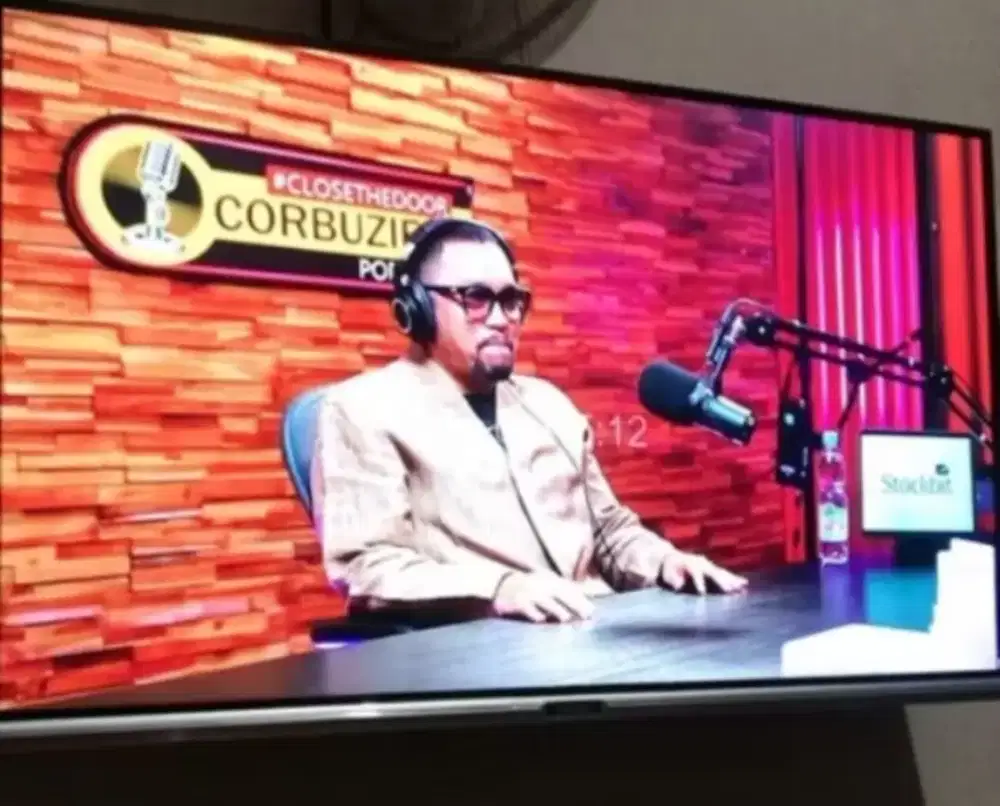 Smart tv 32 in coocaa lengkap seperti baru