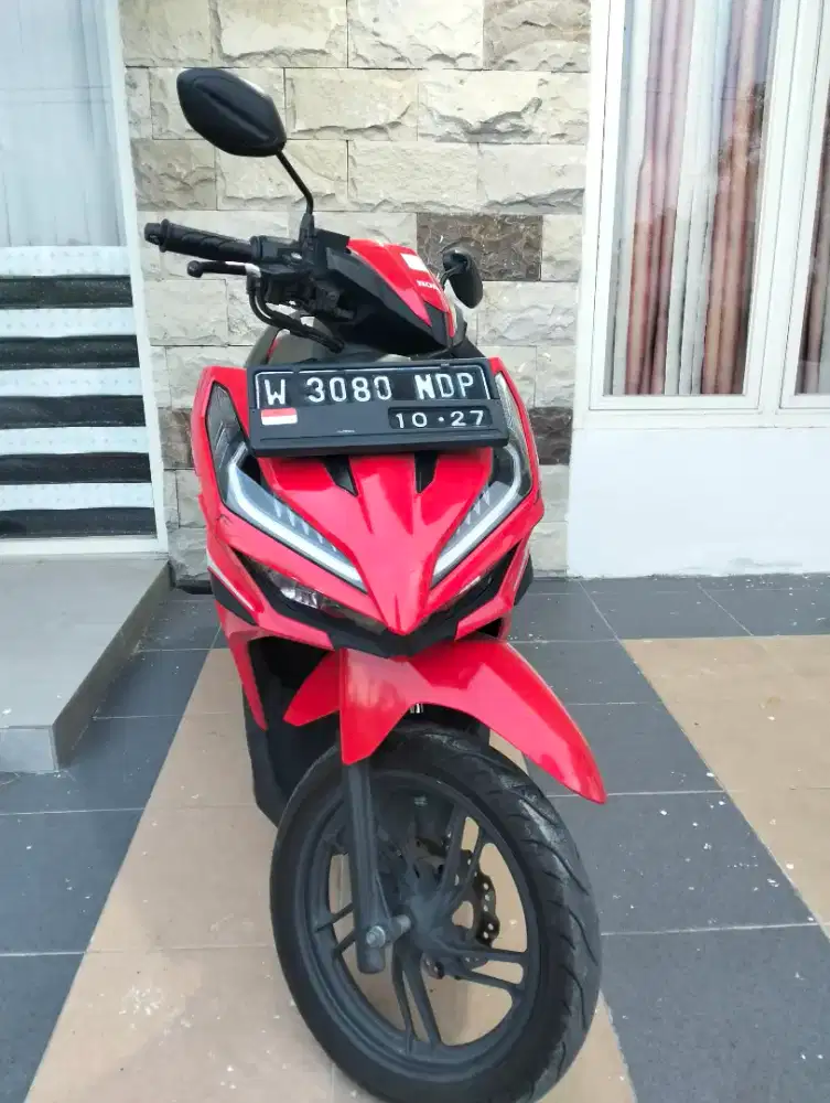 Honda Vario 125 cc 2022 , Plat W , Warna Merah Hitam