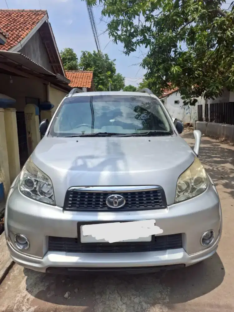 Jual Mobil Toyota Rush 2012 1.5 S MT Silver Bensin