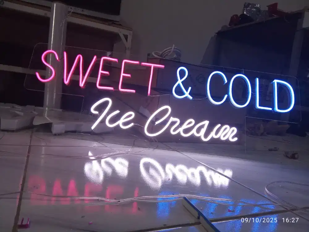 Neon flek Ice cream