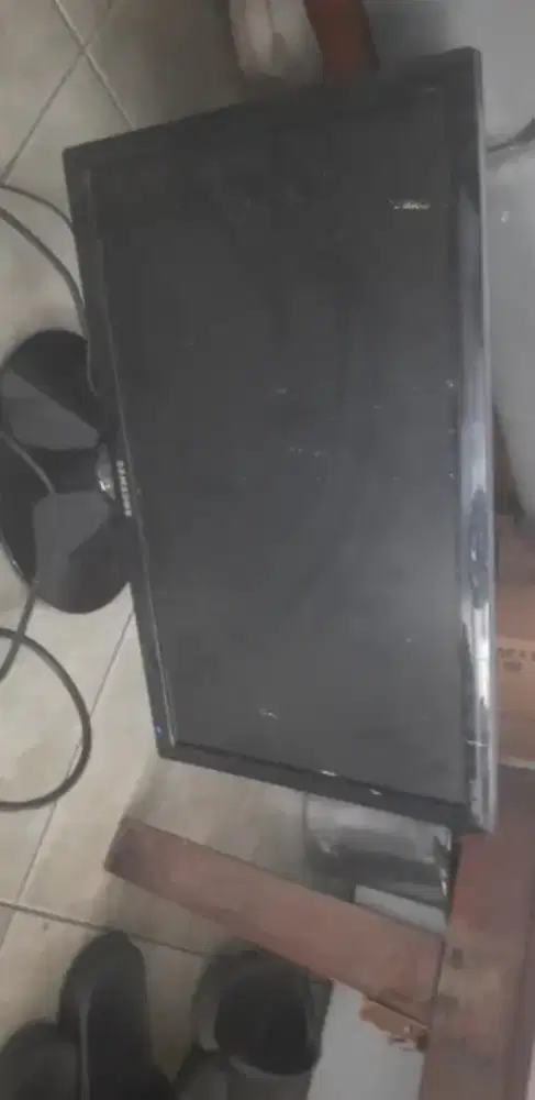 Monitor SAMSUNG LED 19 inch,Speker,Hardisk