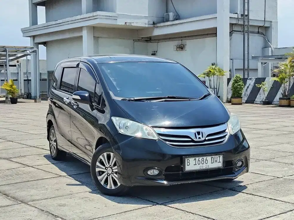 HONDA FREED PSD AT MAYIC AUTOMATIC 2014 HITAM SIAP PAKAI