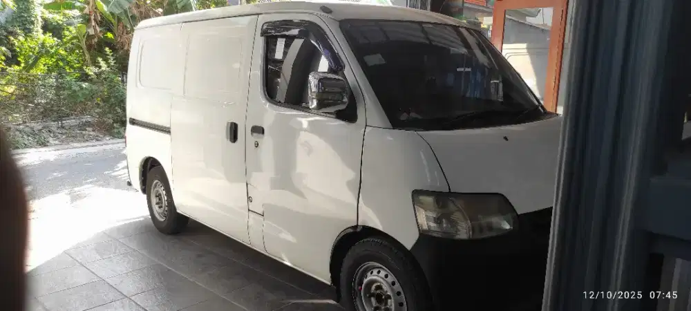 Grand Max Blind Van 2013