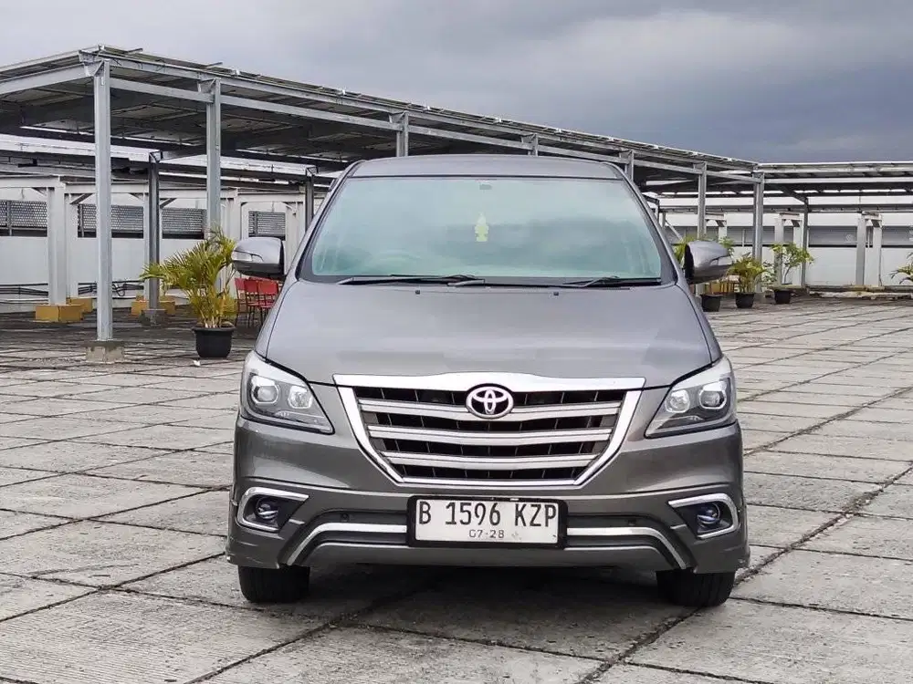 DP 8JT TOYOTA KIJANG INNOVA G LUXURY BENSIN BUKAN DIESEL 2014