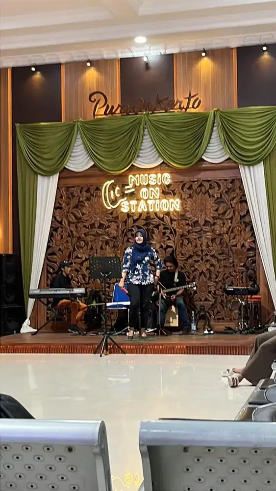 Butuhkan  wanita, asiesten koki untuk helper.