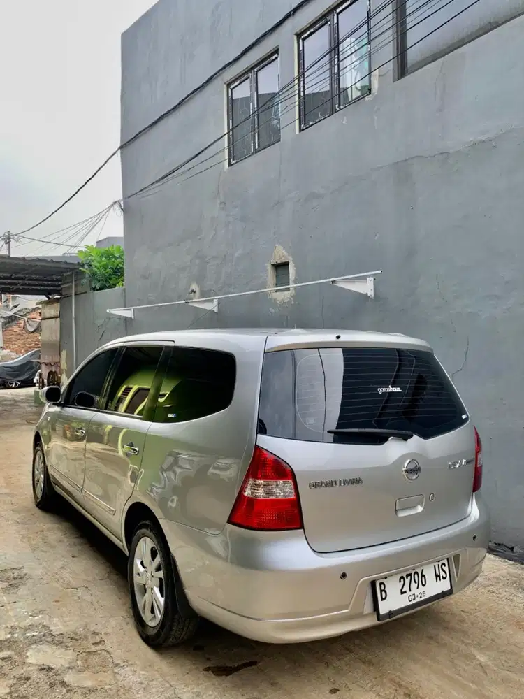 Nissan Grand livina 2011 Bensin