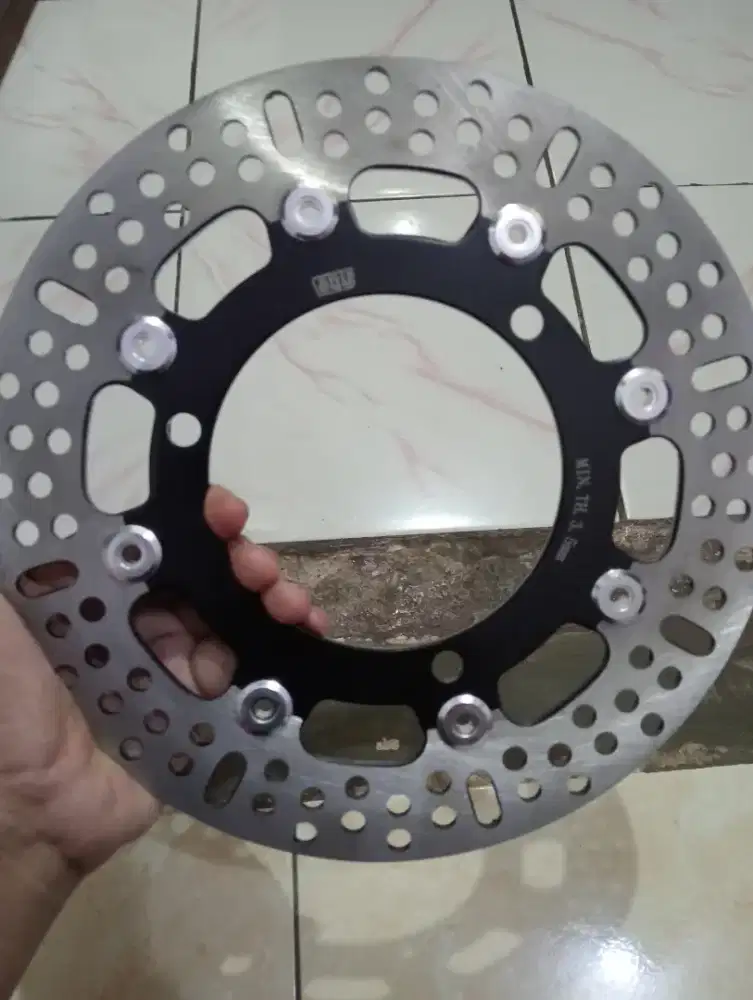 Piringan cakram depan cnc aerox