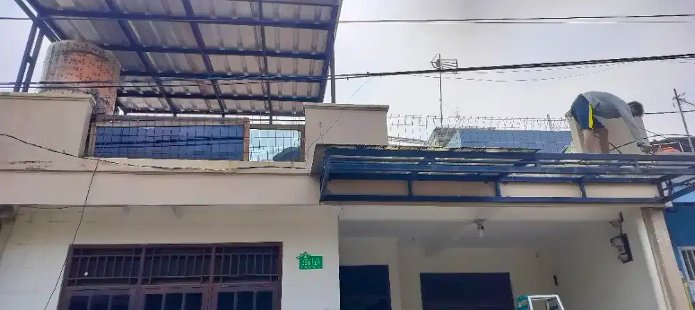 Di Kontrakan rumah
