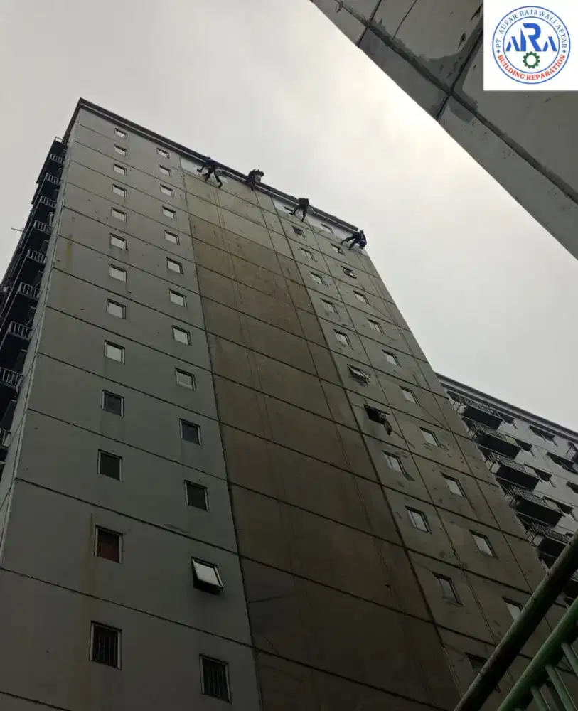 Jasa pembersian kaca luar gedung dan jasa pengcatatan luar gedung