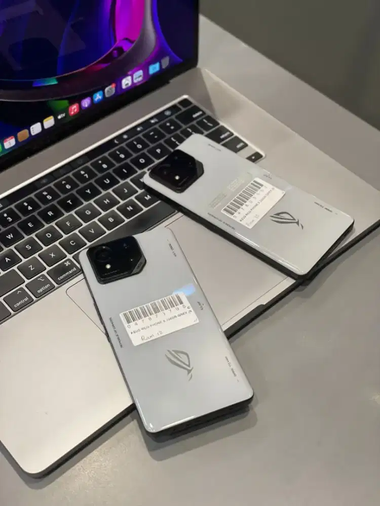 Asus ROG Phone 8 second