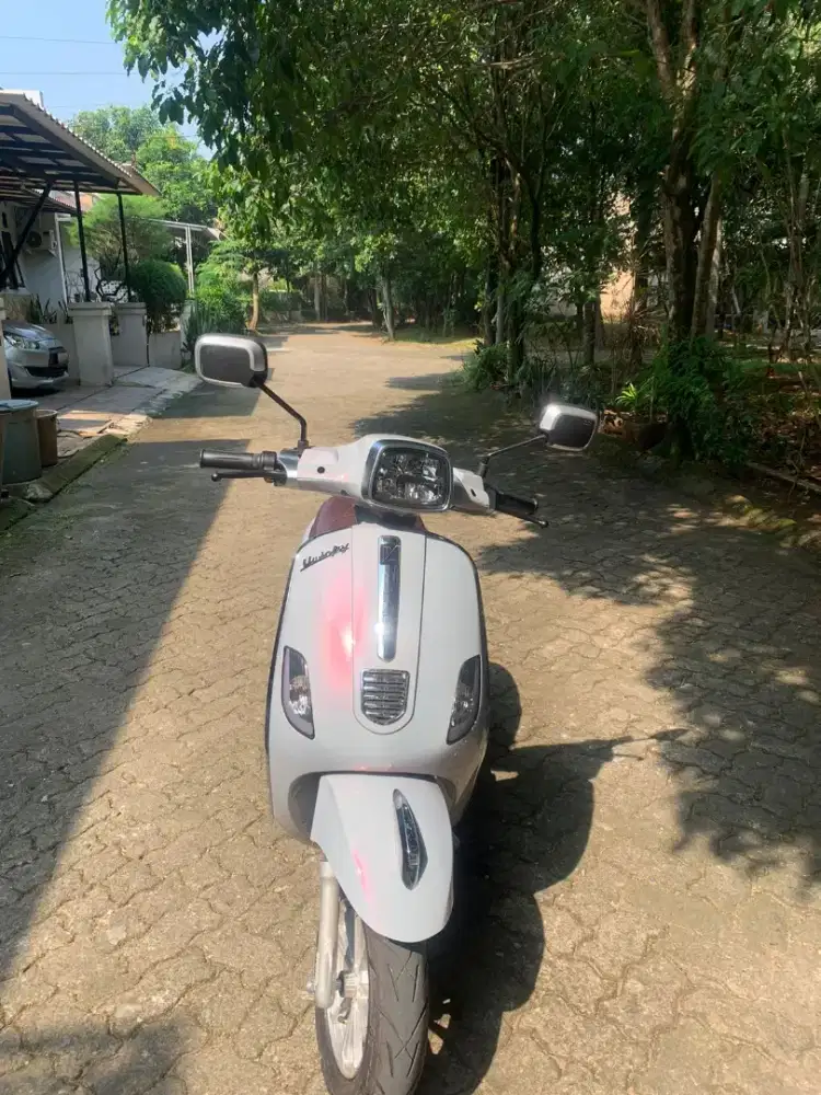 Motor listrik U Win Fly model scooter 2024