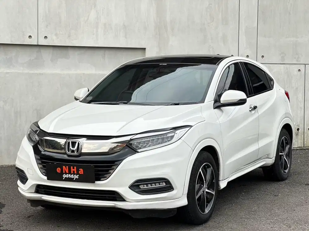Dp 10jt.. HRV PRESTIGE 1.8 CVT AT 2018.. eNHa garage Semarang.