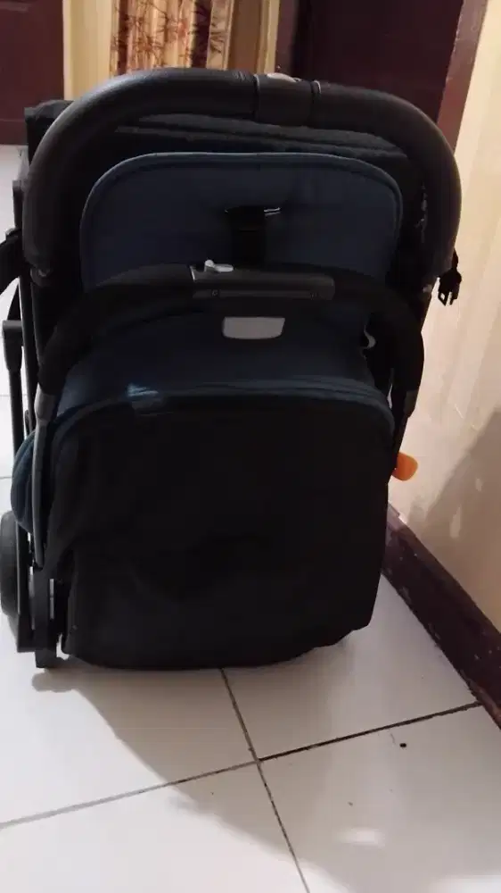 Stroller premium bisa di lipat kurang dari 3 detik