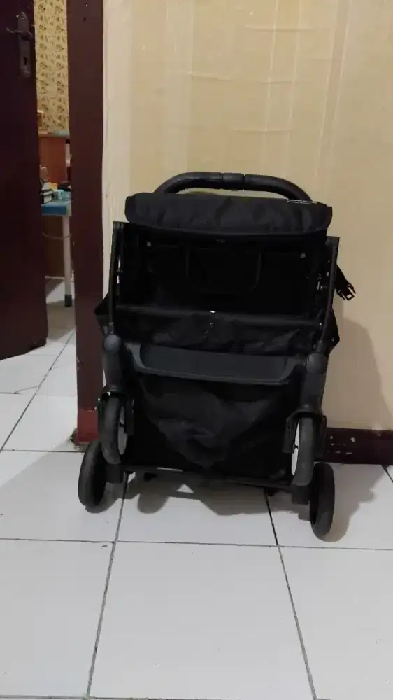 Stroller premium bisa di lipat kurang dari 3 detik