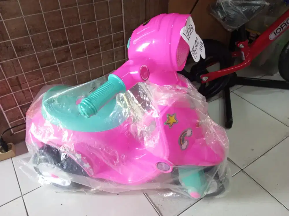Mainan Anak Vespa Naik Musik