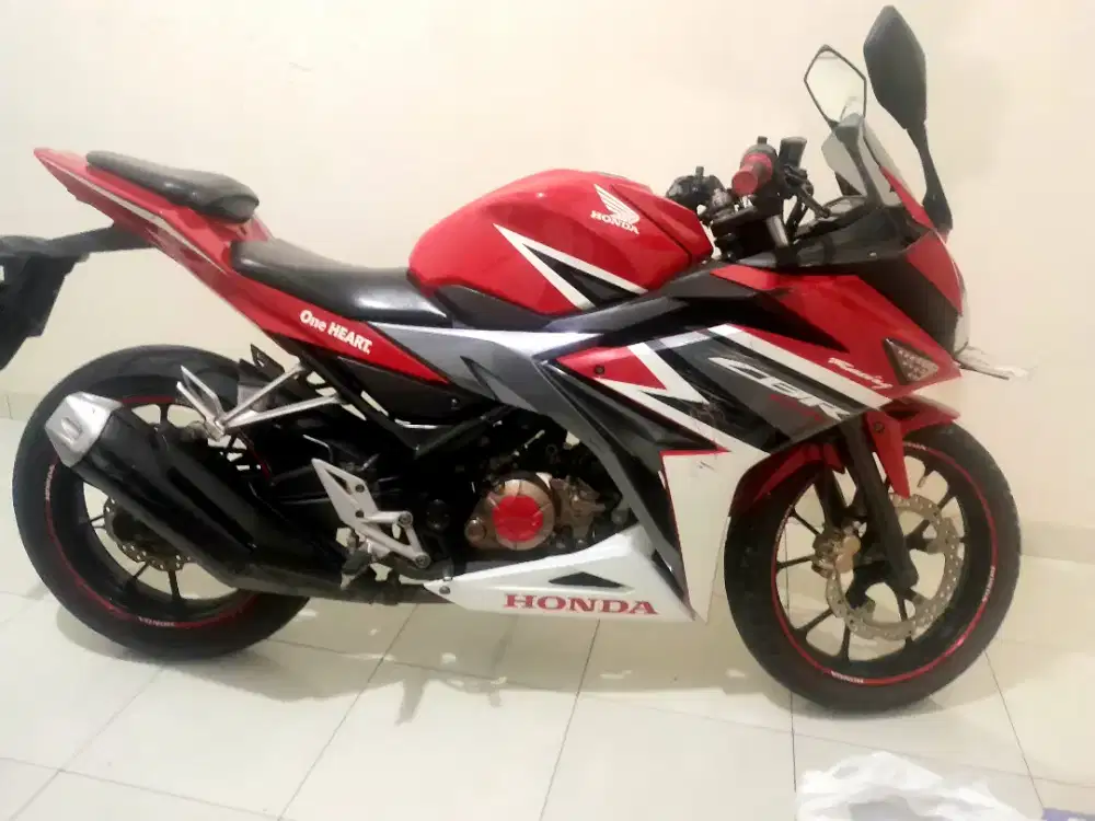 Honda CBR 150 merah putih istimewa 2018 akhir plat serang panjang