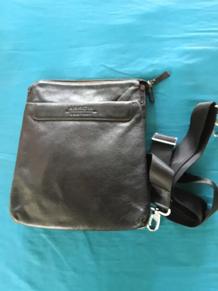 Sling Bag Kulit Pria Merk Arrow