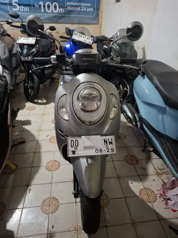 Honda Scoopy 110cc 2024 silver