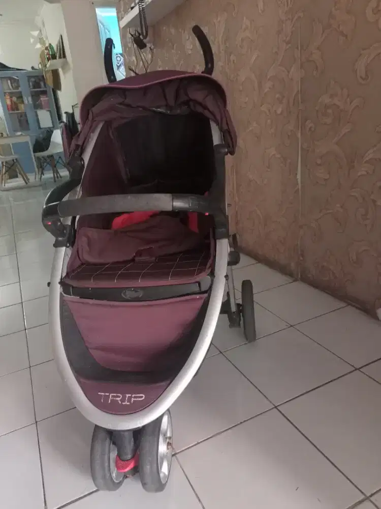 Stroller kokoh merk TRIP