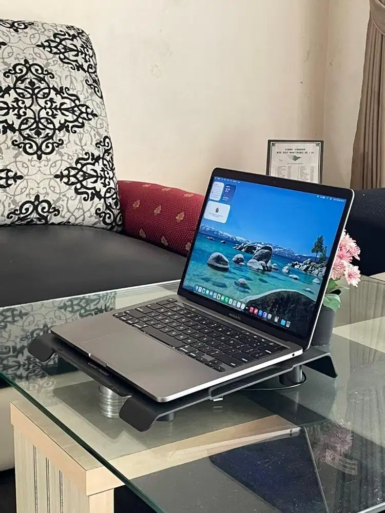 MacBook Pro 2020 M1 13 inch 8/256