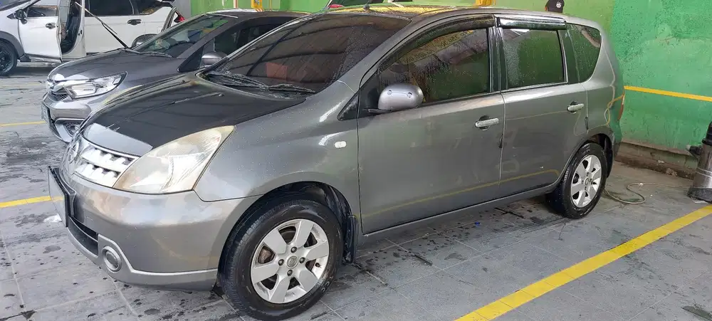 Nissan Livina 2009 Bensin