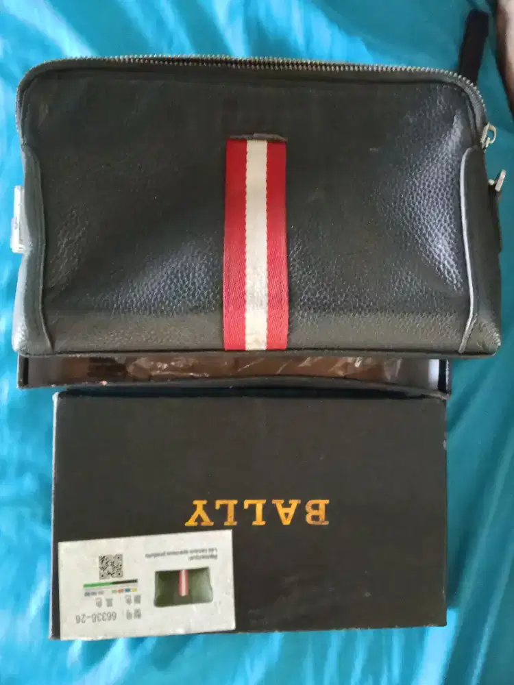 Handbag Kulit Pria Bally