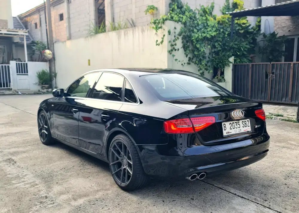 Audi A4 2012 Bensin