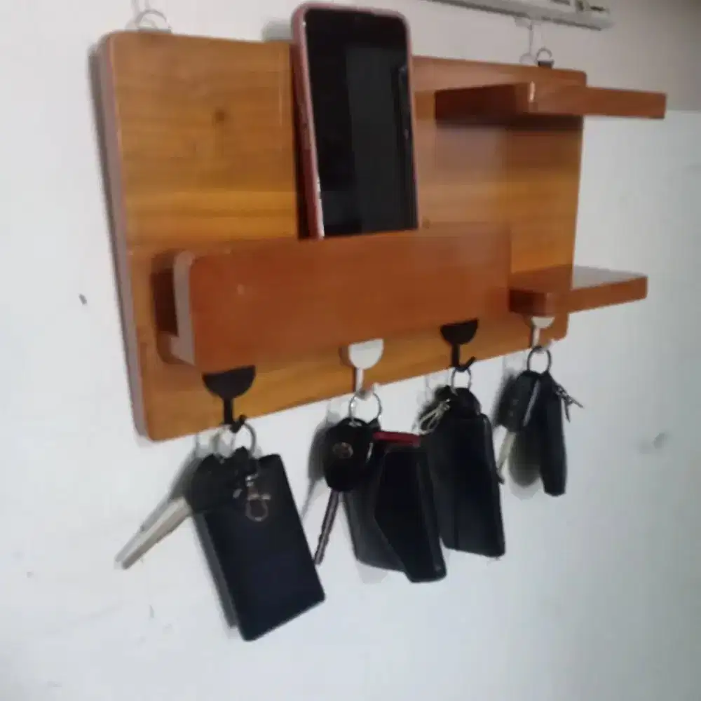 Gantunngan kayu jati