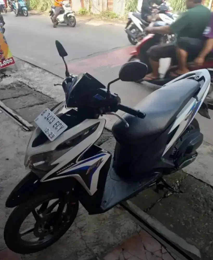 DI JUAL VARIO KZR 125 TAHUN 2014