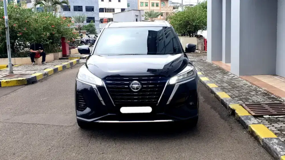 Nissan kicks e power hybrid 2020 hitam