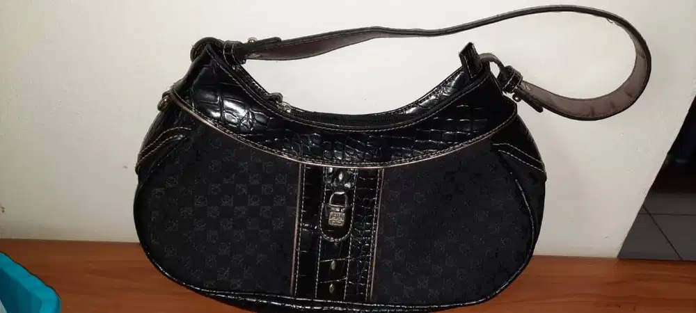 Tas Wanita Liz Clairborne