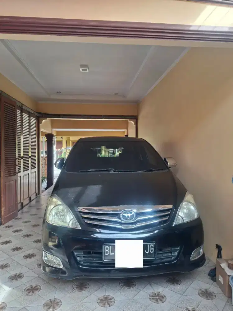 Kijang Innova Type  2.0 V