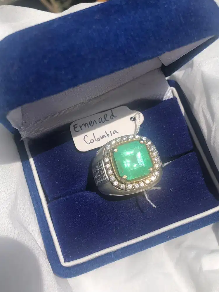 Natural Emerald Zamrut Colombia
