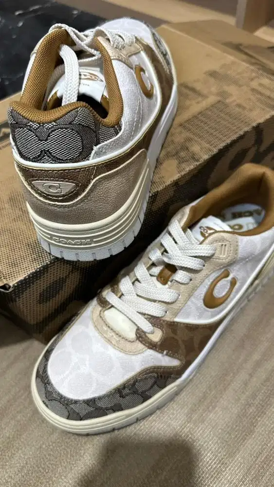 Sepatu Coach Snikers, Brand New