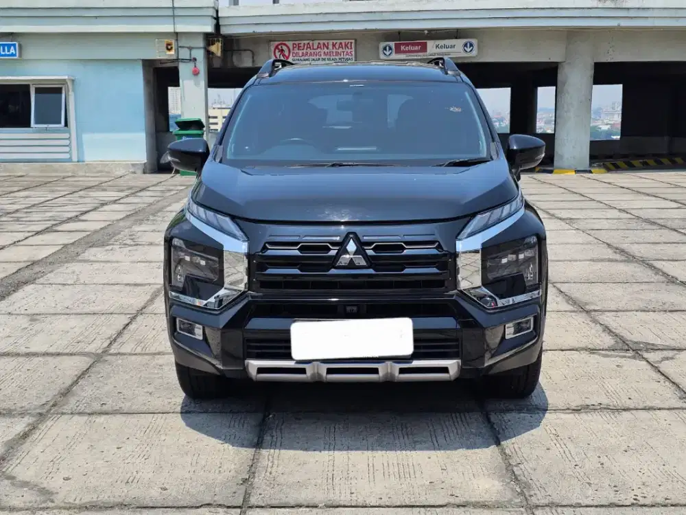 Km 11 rb xpander cross premium package 2023 pake 2024 hitam