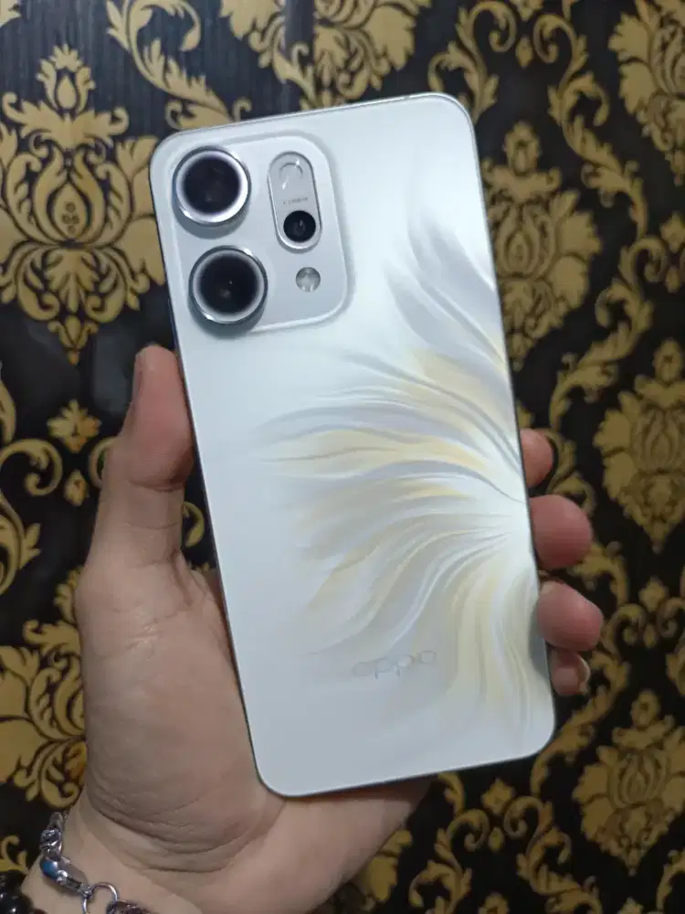 OPPO Reno14 Pro 5G ( Like New, Lengkap, Mulus, Masih Garansi Panjang )