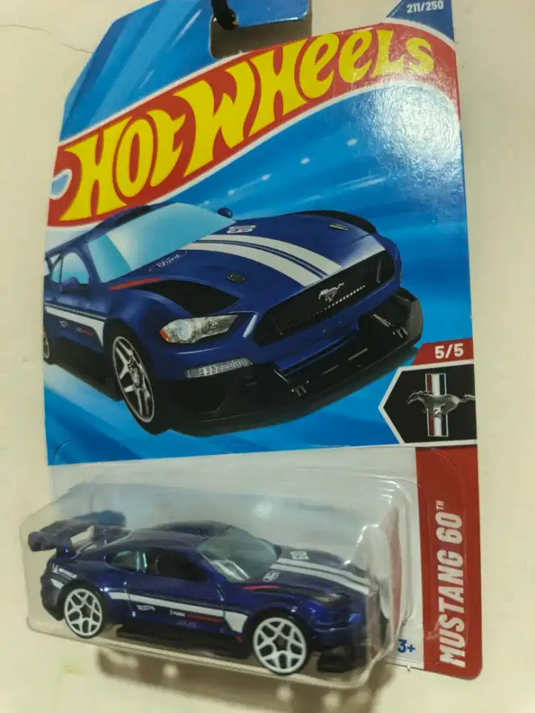 Hotwheels take all Mercedes , Ford, Audi bonus 1