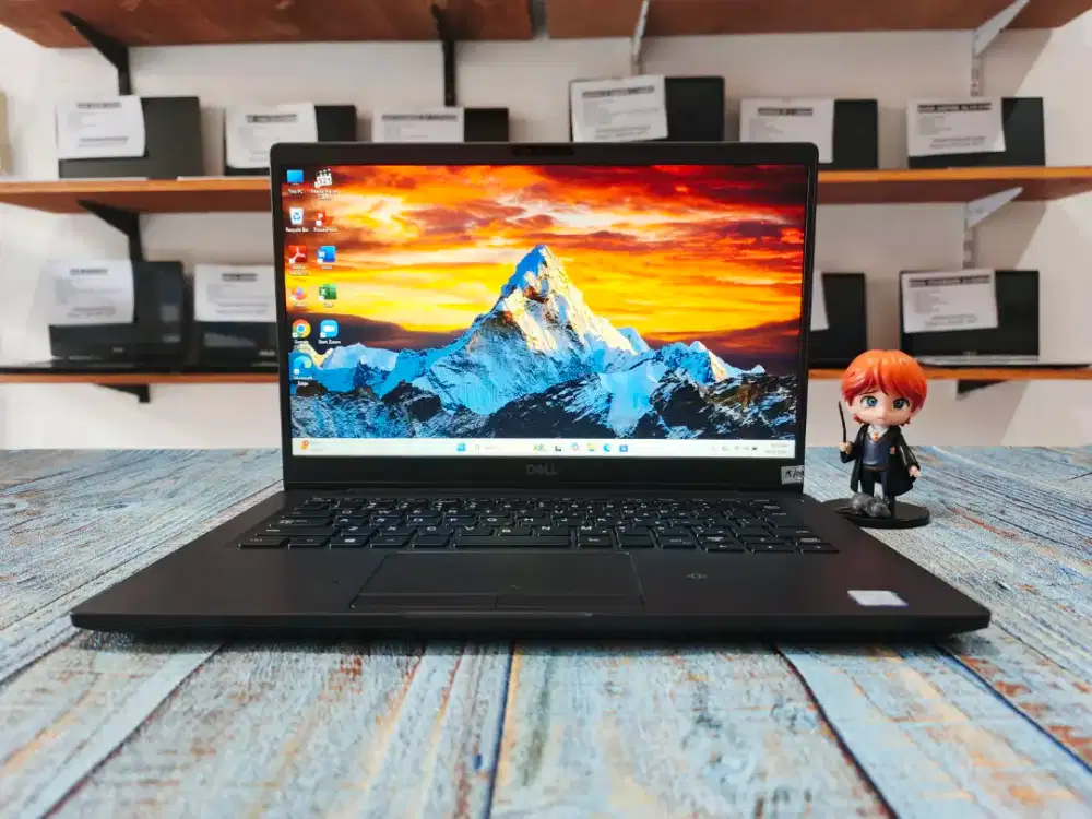 Laptop Bekas DELL LATITUDE 7300/Core i5-8365U RAM 8GB