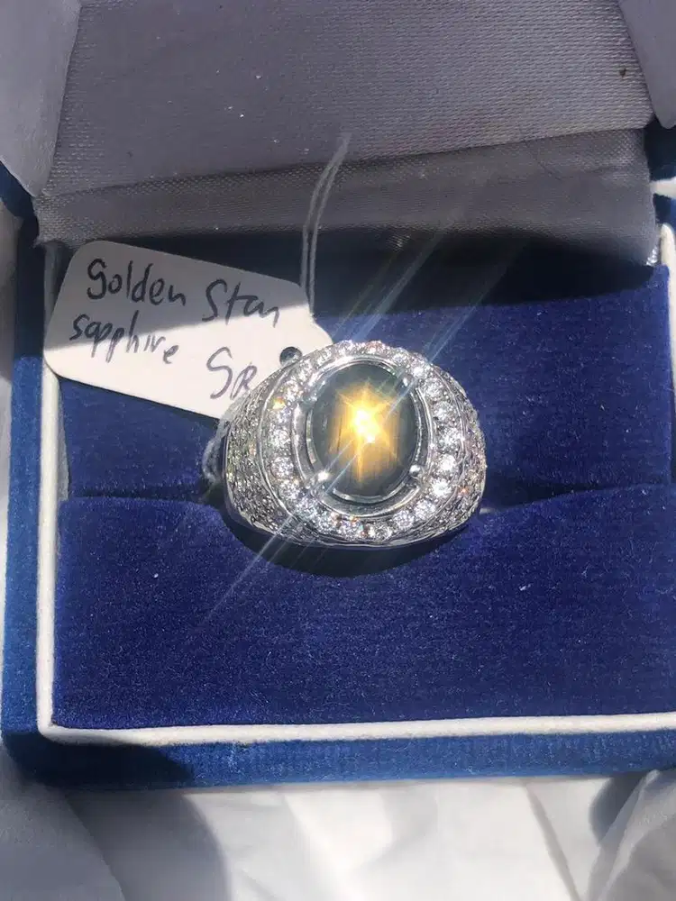 Natural 12 Ray Golden Star Safir
