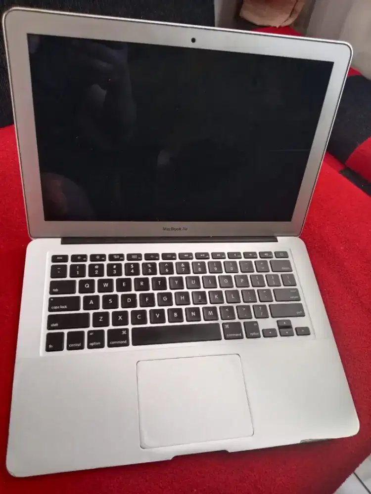 Macbook air 2017 keadaan matot