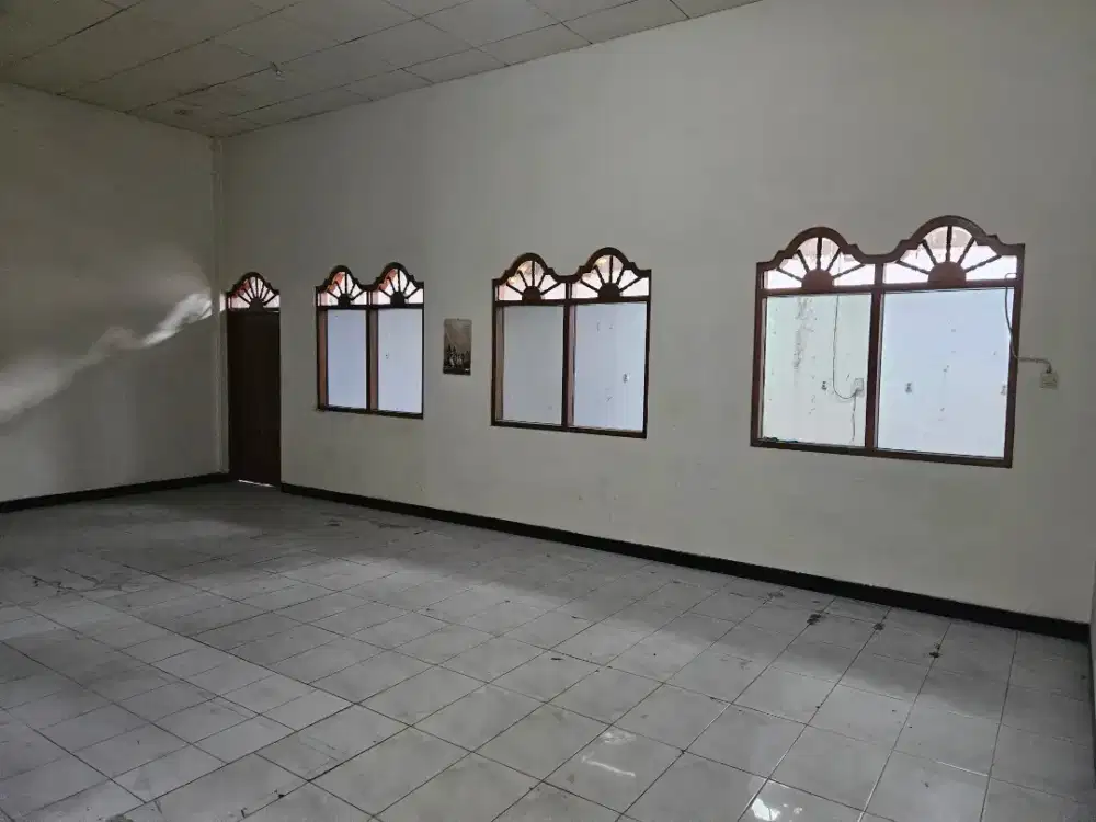Disewakan utk gudang/usaha & tempat tinggal