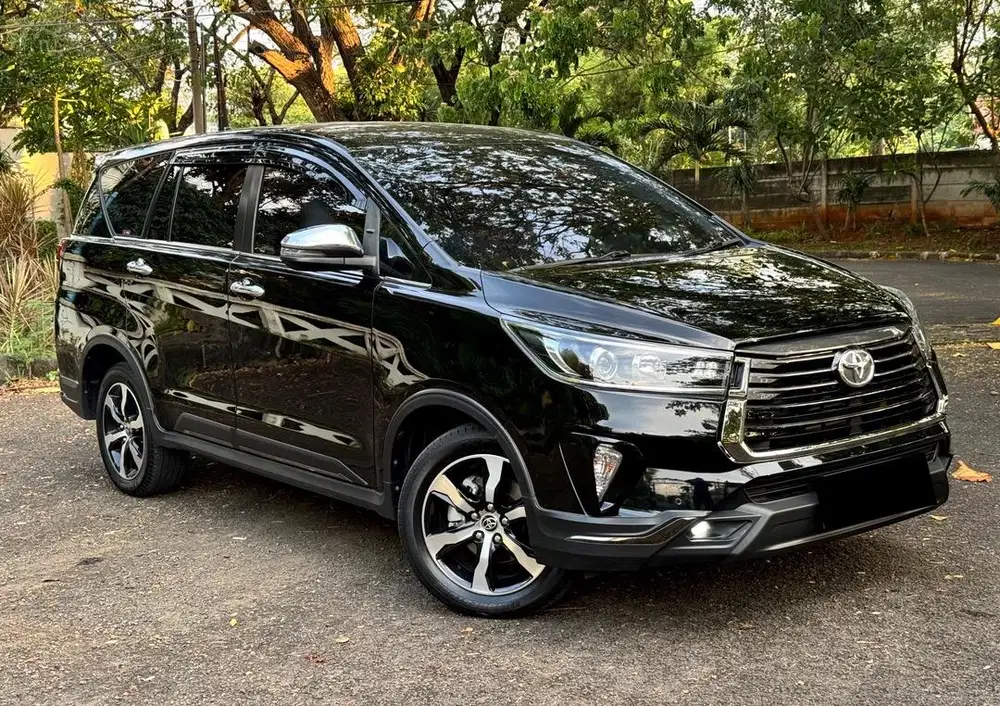 [KM 20 RB] Toyota Innova Venturer Diesel A/T 2022 Seperti Baru 2021